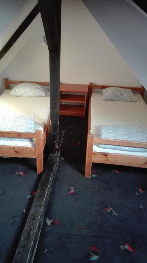 Apartamenty, Pokoje, Noclegi Pracownicze " Skarpa" Wilkasy Esterno foto