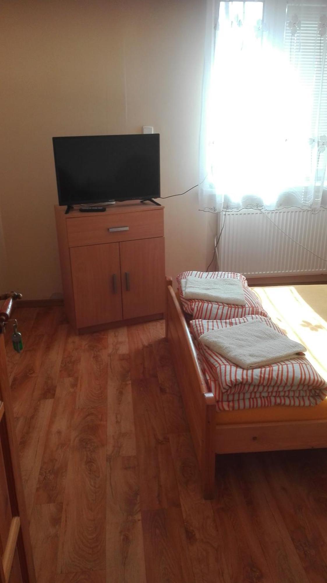 Apartamenty, Pokoje, Noclegi Pracownicze " Skarpa" Wilkasy Esterno foto