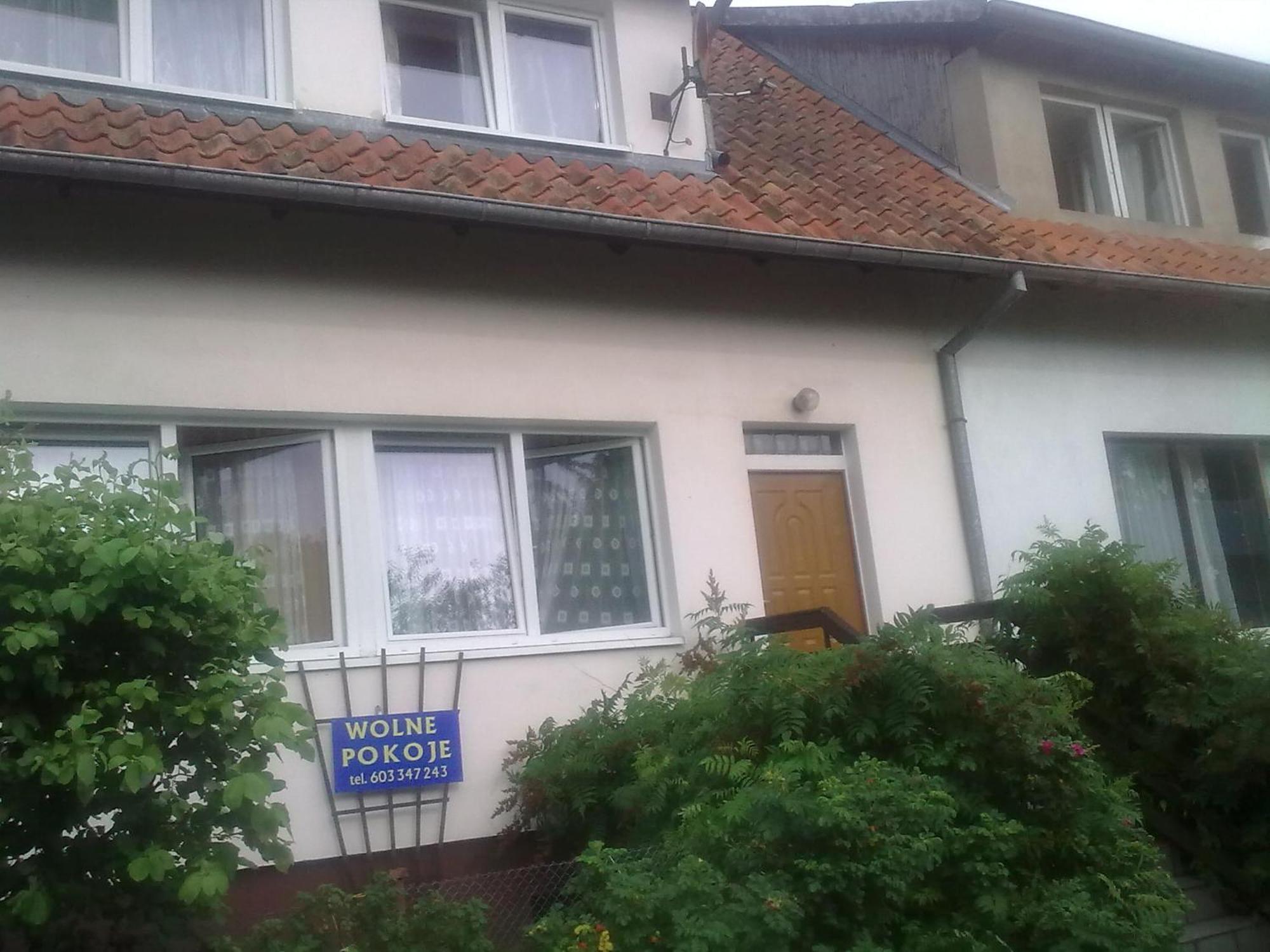 Apartamenty, Pokoje, Noclegi Pracownicze " Skarpa" Wilkasy Esterno foto