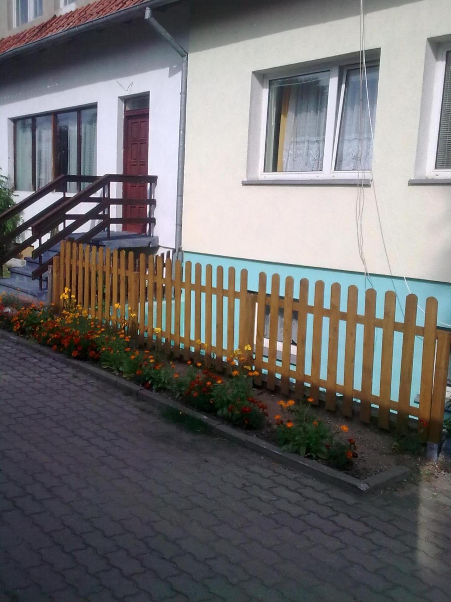Apartamenty, Pokoje, Noclegi Pracownicze " Skarpa" Wilkasy Esterno foto