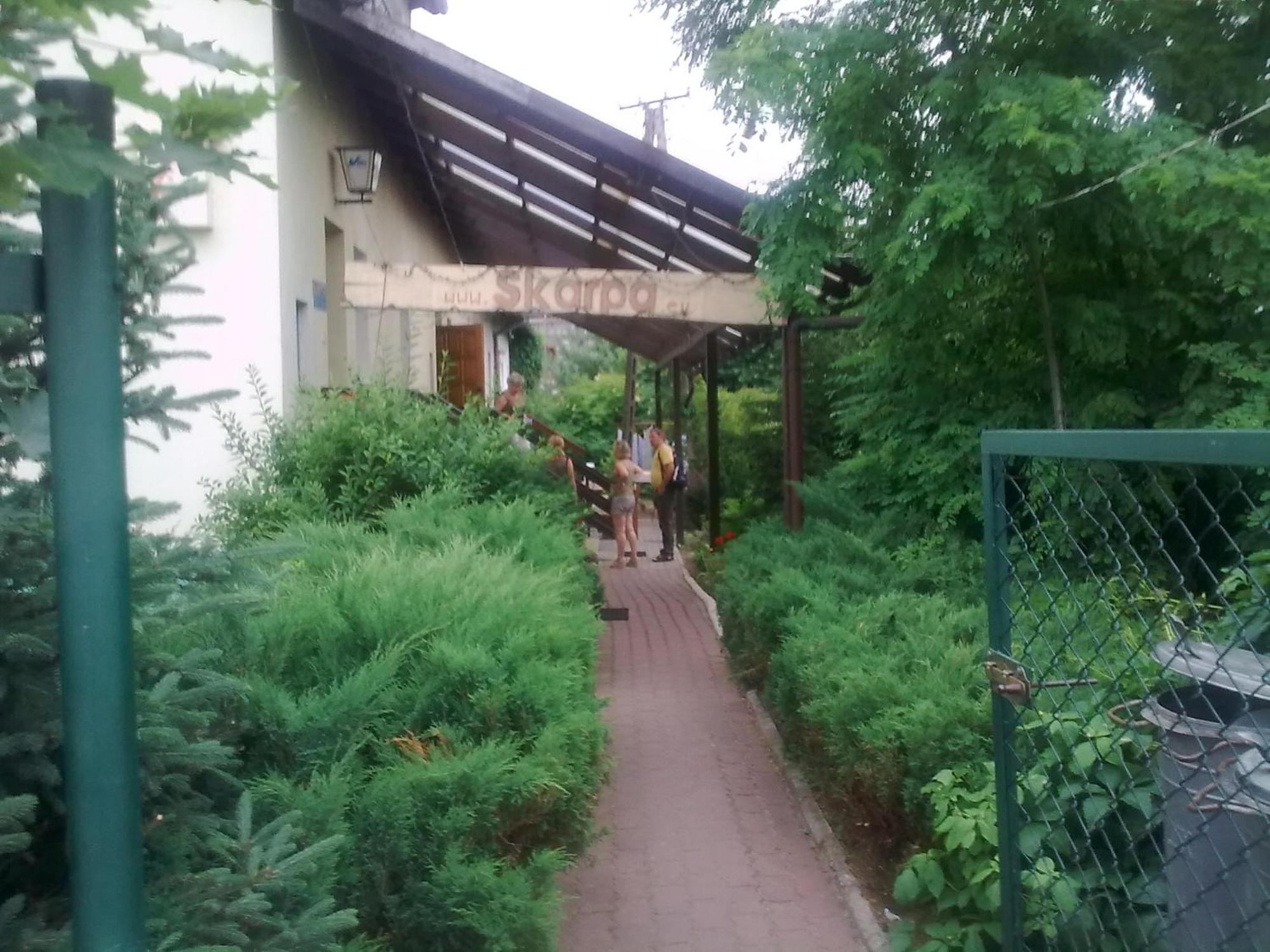 Apartamenty, Pokoje, Noclegi Pracownicze " Skarpa" Wilkasy Esterno foto