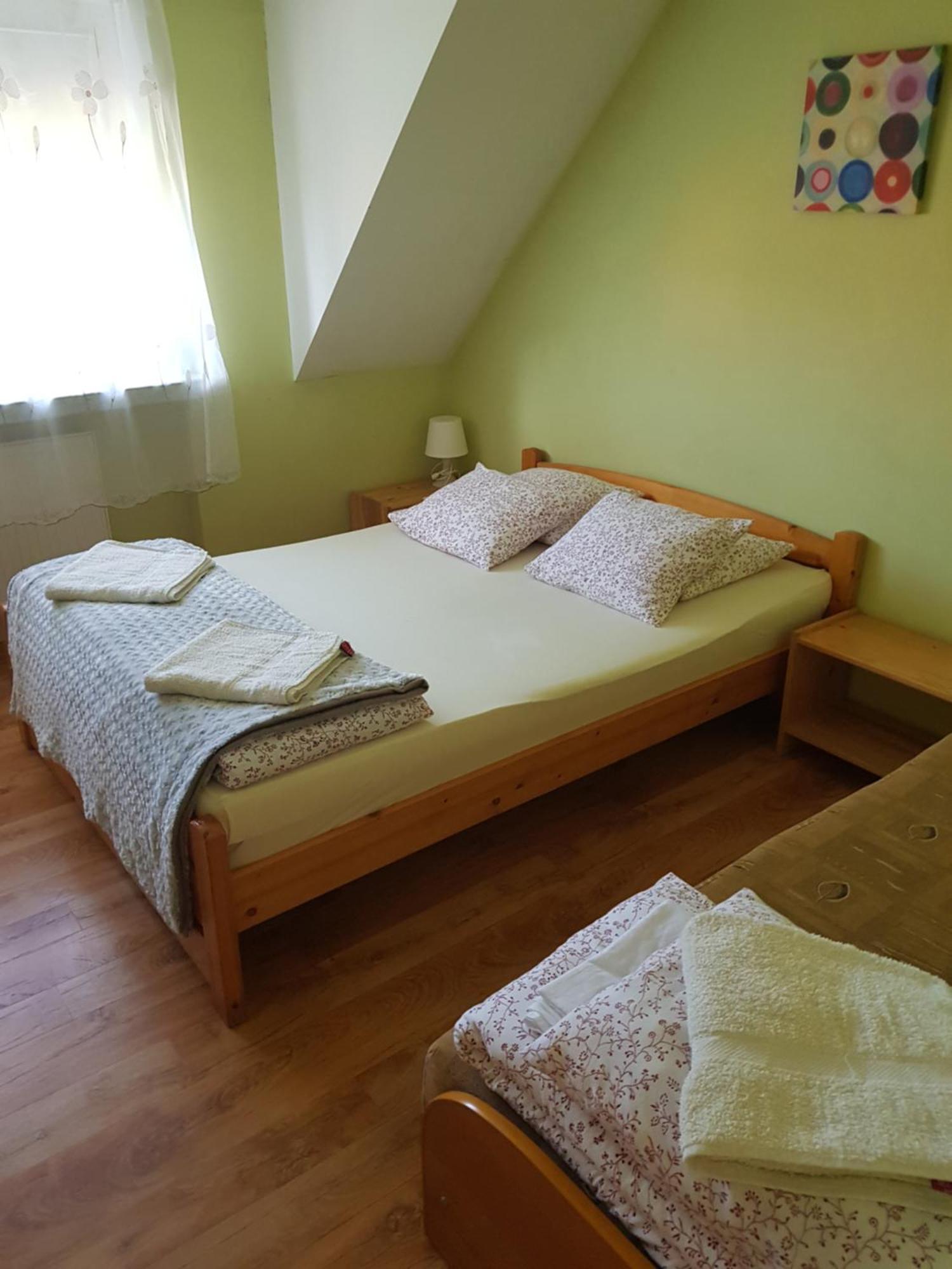 Apartamenty, Pokoje, Noclegi Pracownicze " Skarpa" Wilkasy Esterno foto