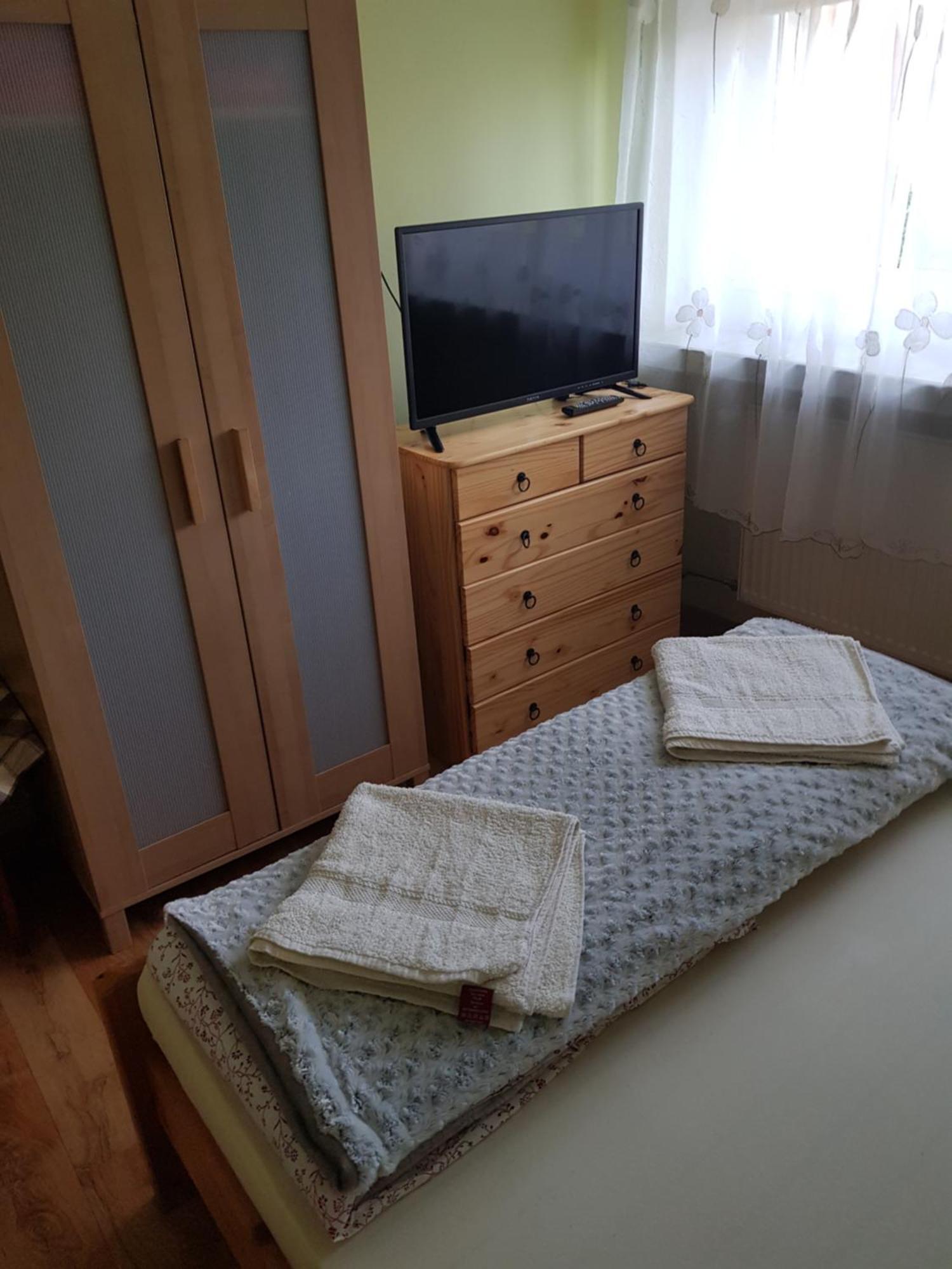 Apartamenty, Pokoje, Noclegi Pracownicze " Skarpa" Wilkasy Esterno foto