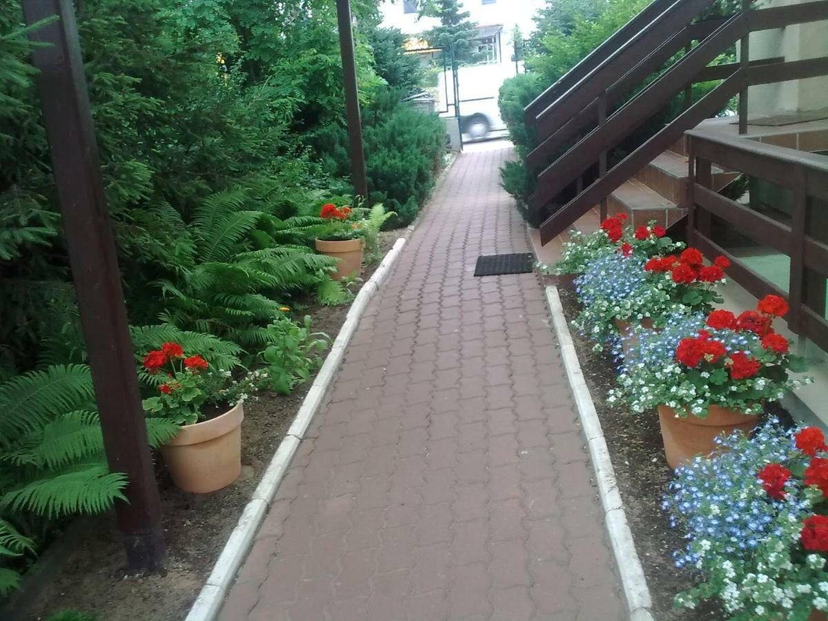 Apartamenty, Pokoje, Noclegi Pracownicze " Skarpa" Wilkasy Esterno foto